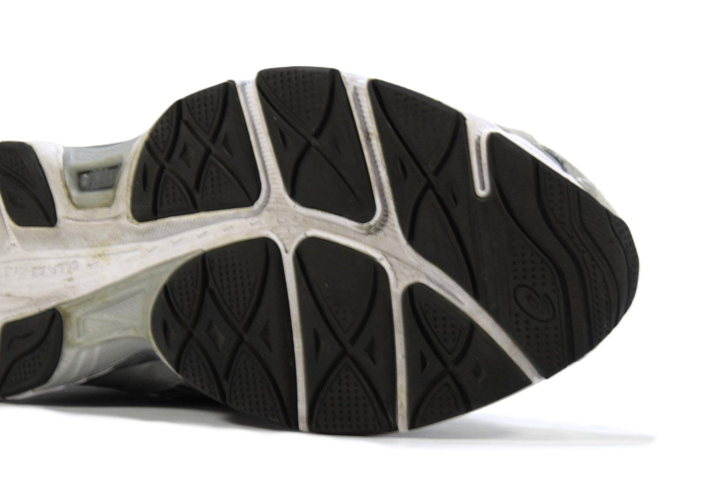 "WHITE STEEL GREY"GEL-NYC