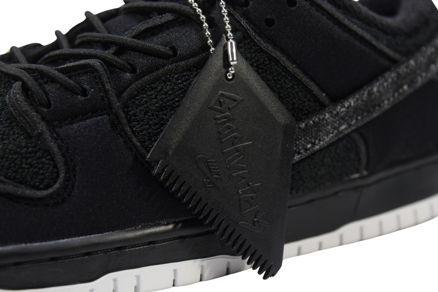 "GNARHUNTERS"SB DUNK LOW PRO QS