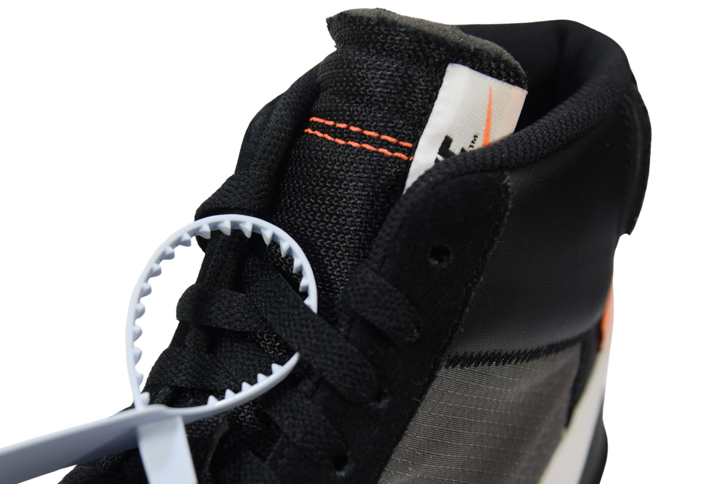 "OFF-WHITE BLACK"THE 10 : NIKE BLAZER MID