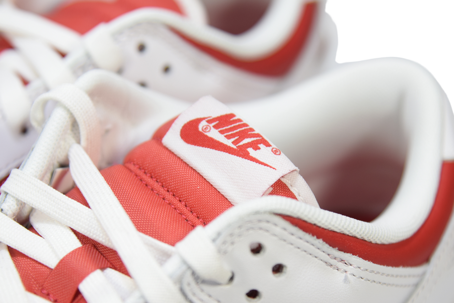 "CHAMPIONSHIP RED"DUNK LOW RETRO