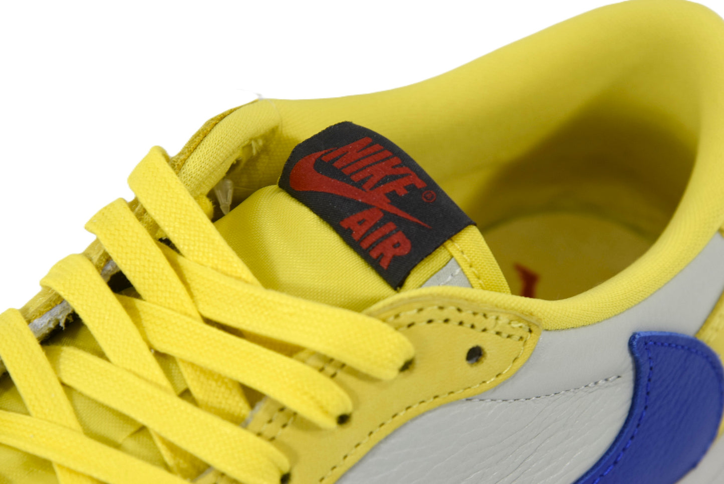 "TRAVIS SCOTT CANARY"WMNS AIR JORDAN 1 RETRO LOW OG SP