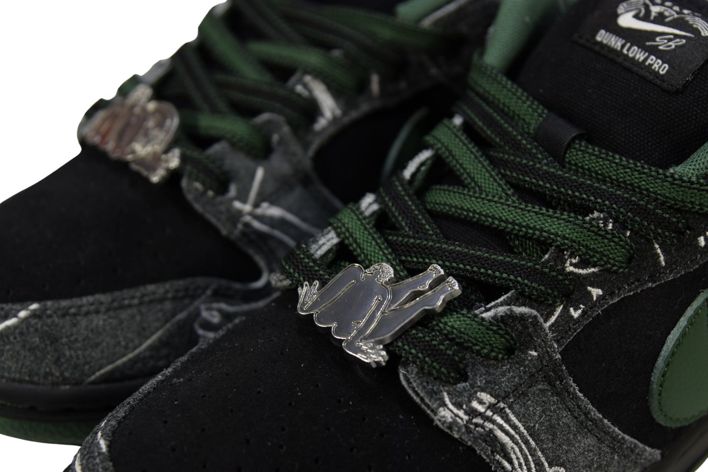 "THERE SKATEBOARDS"SB DUNK LOW QS