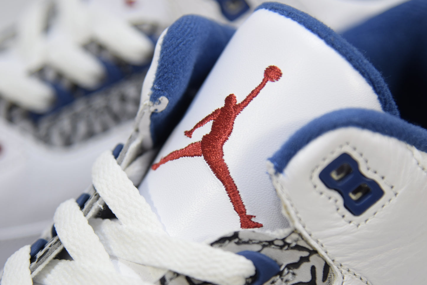 "TRUE BLUE"AIR JORDAN 3 RETRO