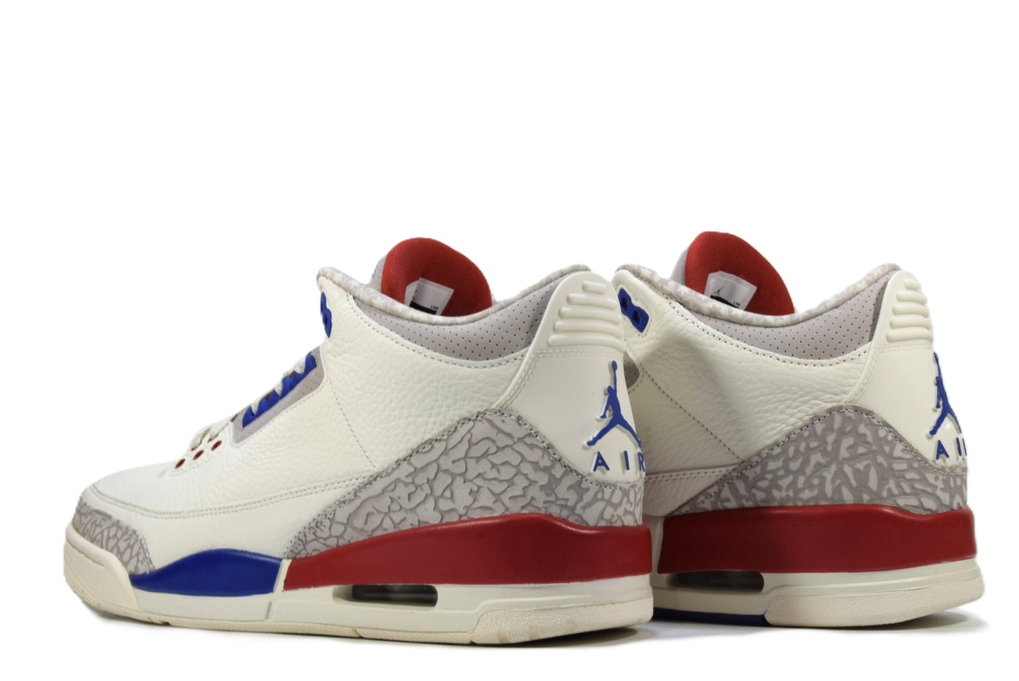 "INTERNATIONAL FLIGHT"AIR JORDAN 3 RETRO