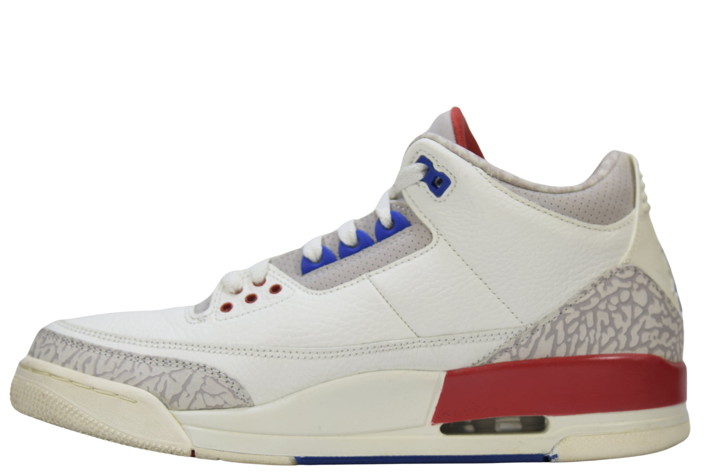 "INTERNATIONAL FLIGHT"AIR JORDAN 3 RETRO