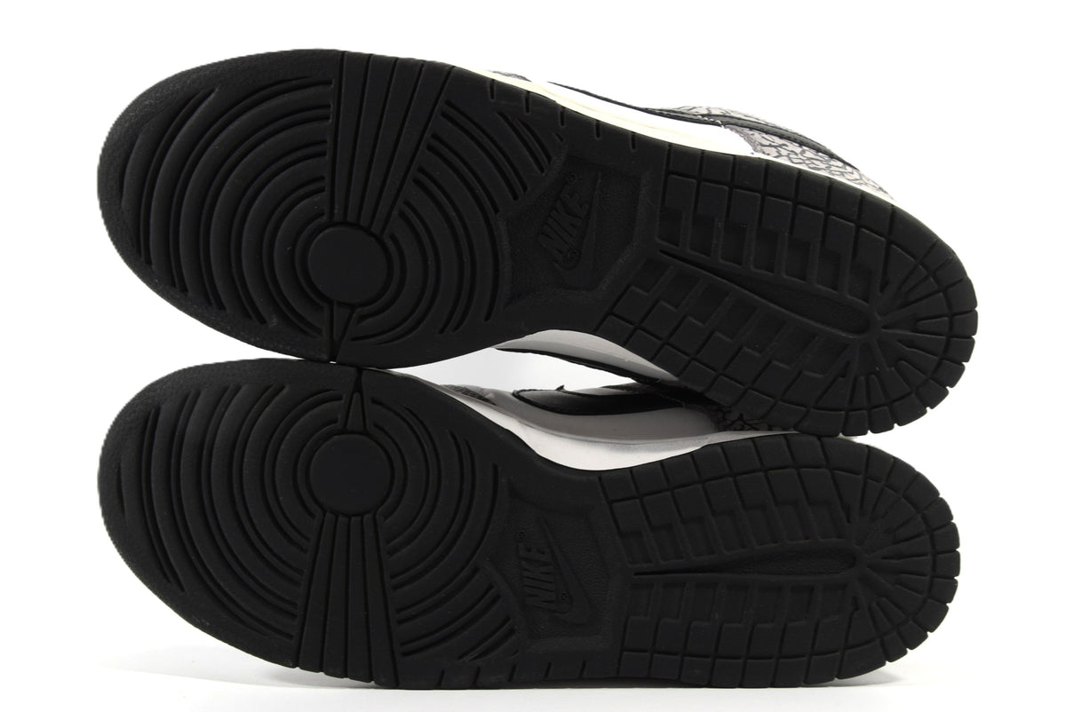 "SUPREME WHITE CEMENT"DUNK LOW PRO SB