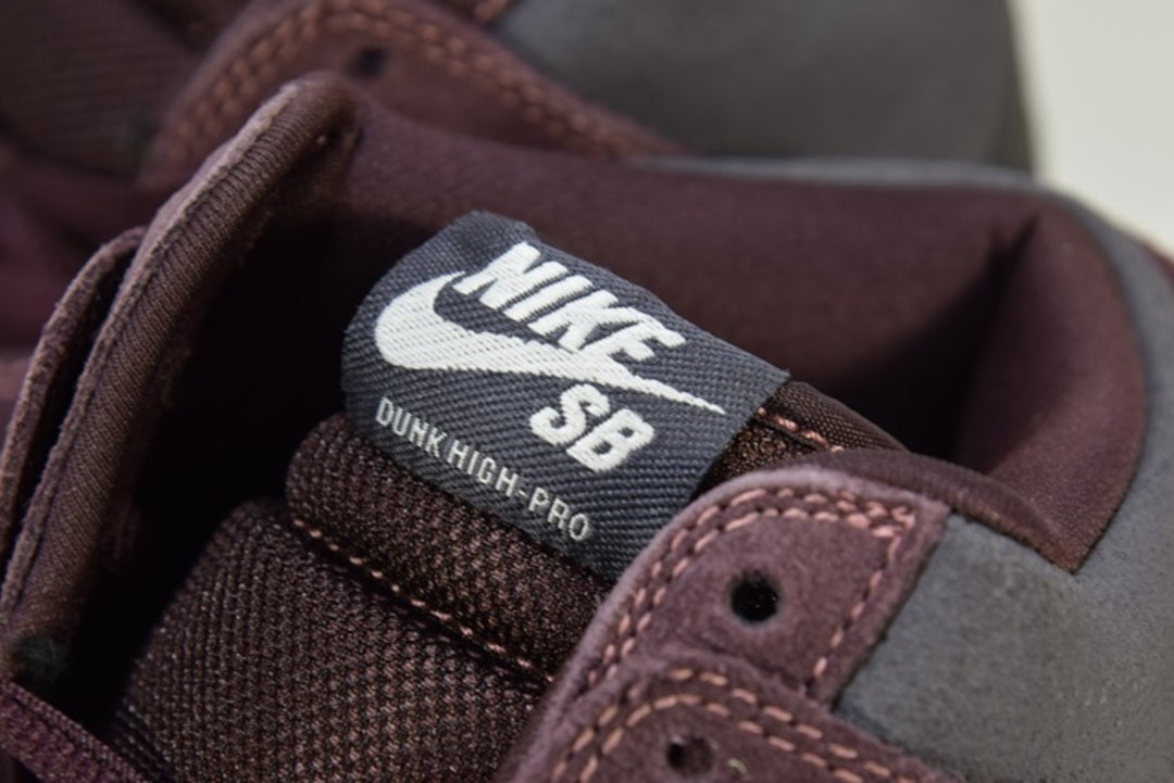 "DEEP BURGUNDY"DUNK HIGH PRO SB