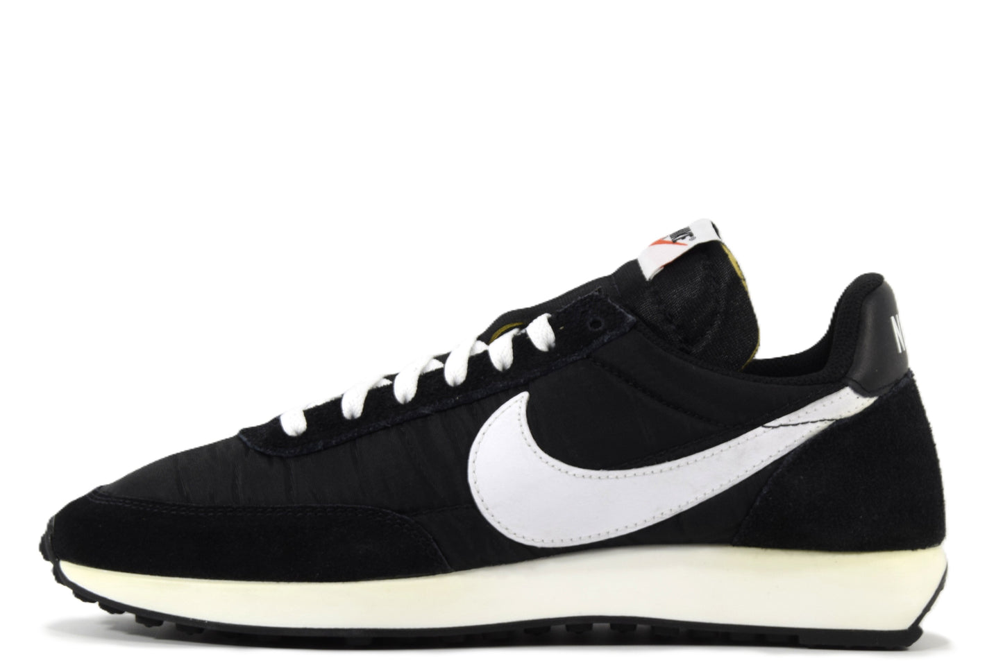 "BLACK WHITE"AIR TAILWIND 79