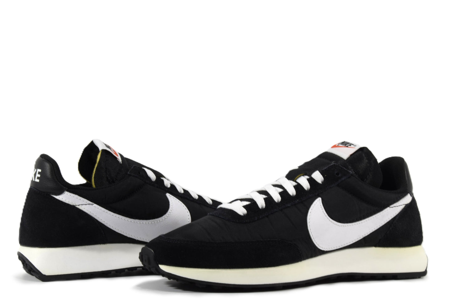 "BLACK WHITE"AIR TAILWIND 79