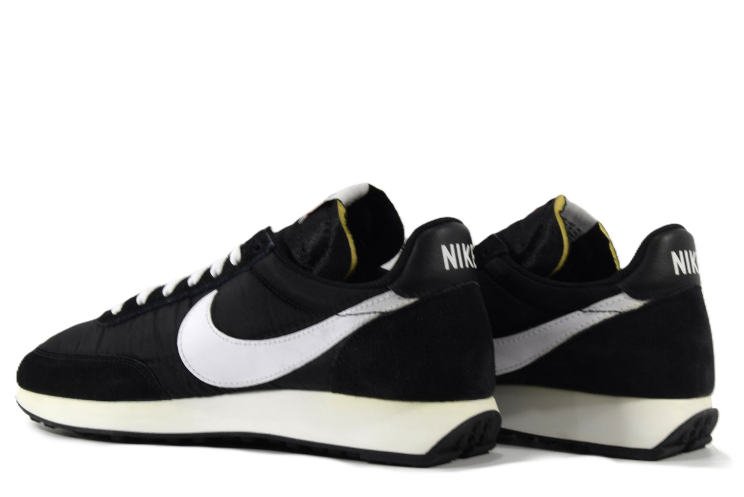 "BLACK WHITE"AIR TAILWIND 79
