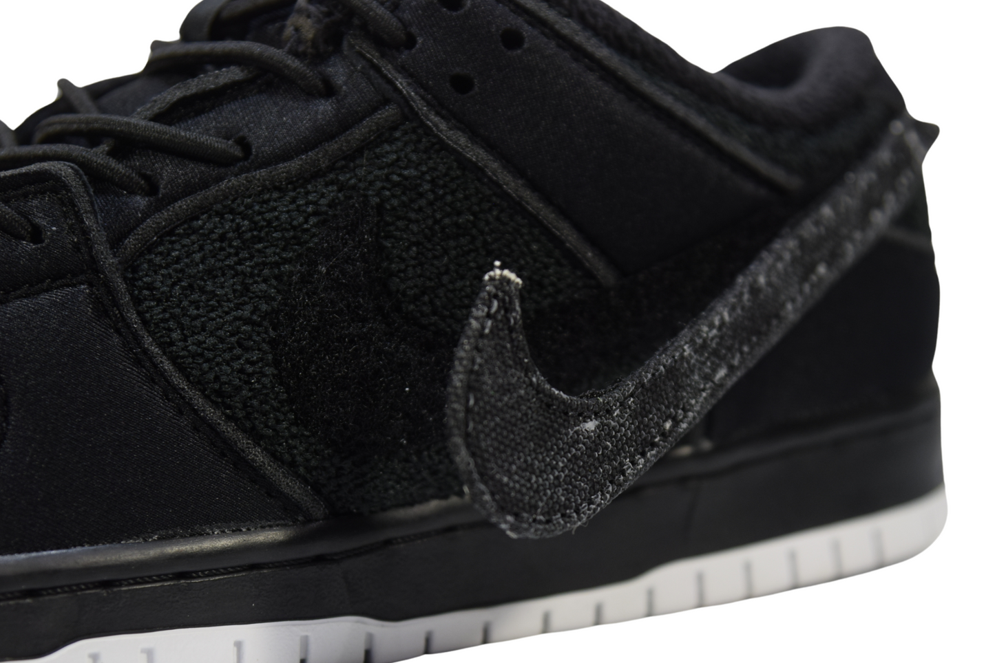 "GNARHUNTERS"SB DUNK LOW PRO QS