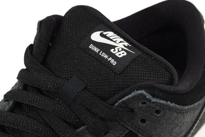 "NONTOURAGE"DUNK LOW PREMIUM SB