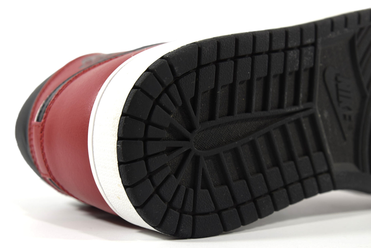 "CHICAGO BLACK TOE"AIR JORDAN 1 MID