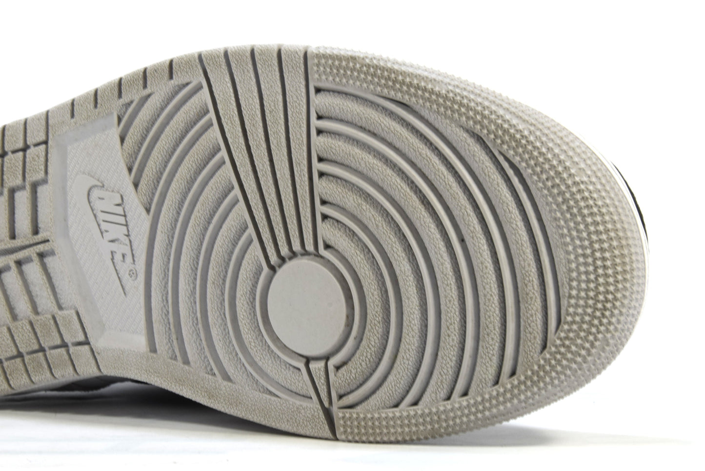 "BLEACHED CORAL"AIR JORDAN 1 RETRO HIGH OG