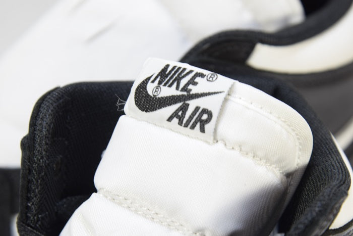 "BLACK/WHITE"AIR JORDAN 1 HI 85