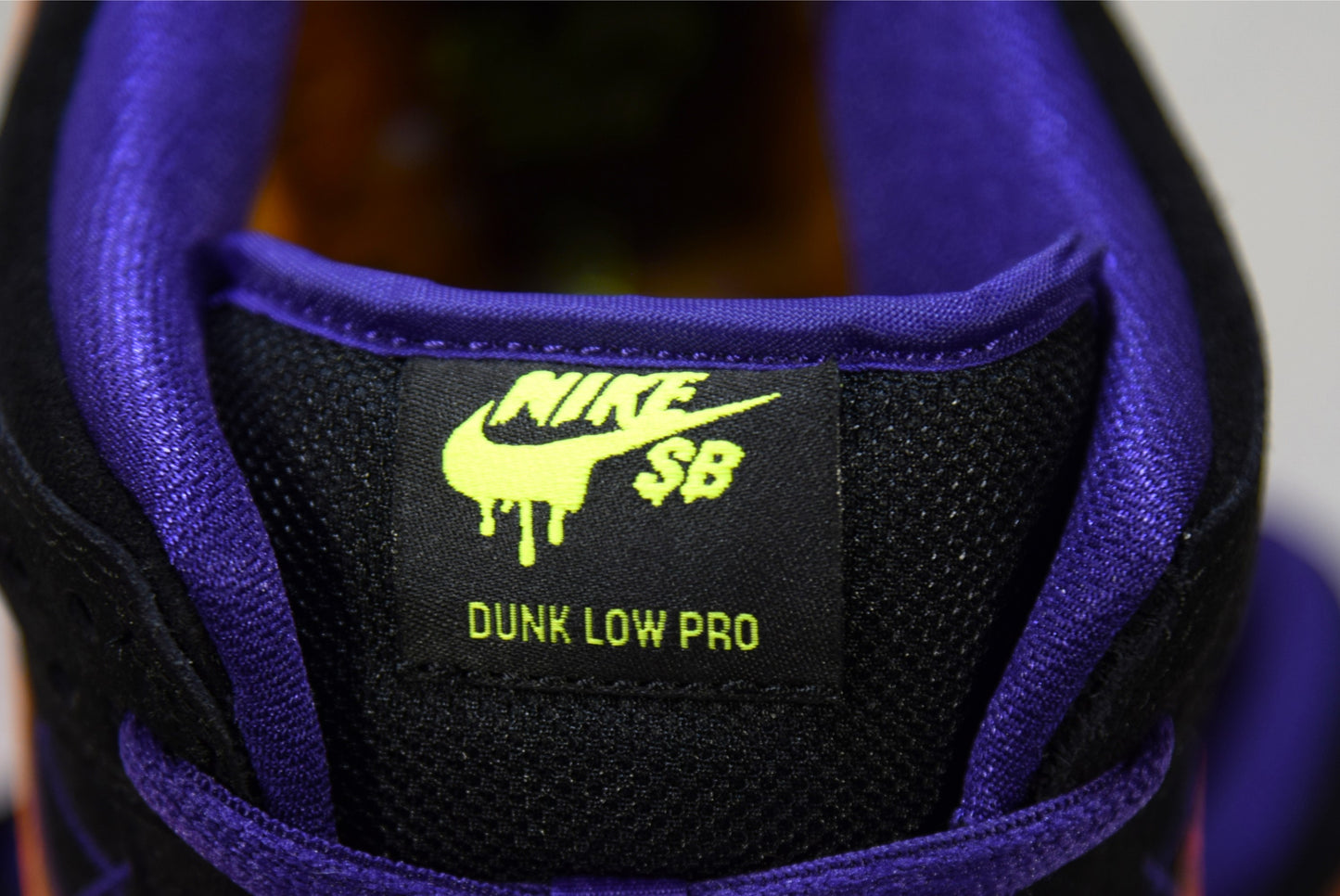 "NIGHT OF MISCHIEF"SB DUNK LOW PRO