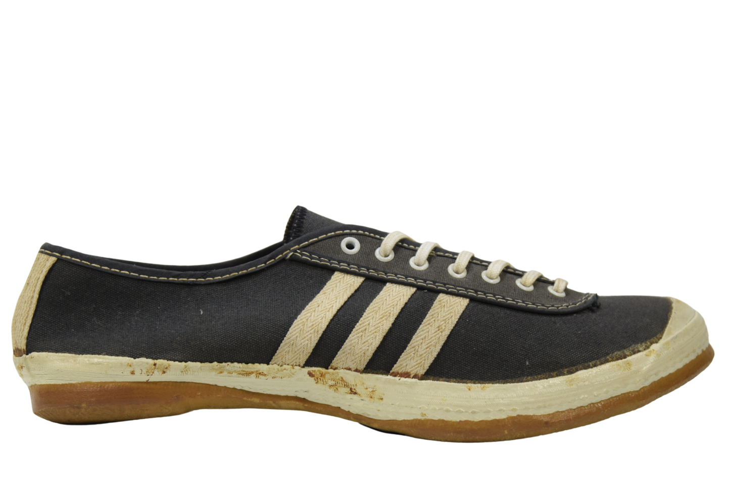 CHUCK TAYLOR TRACK STAR