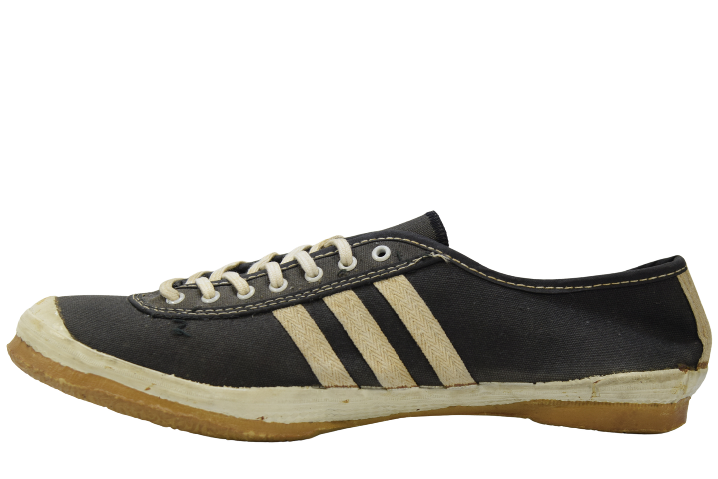 CHUCK TAYLOR TRACK STAR