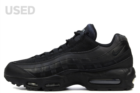 "BLACK DARK GREY"AIR MAX 95 ESSENTIAL