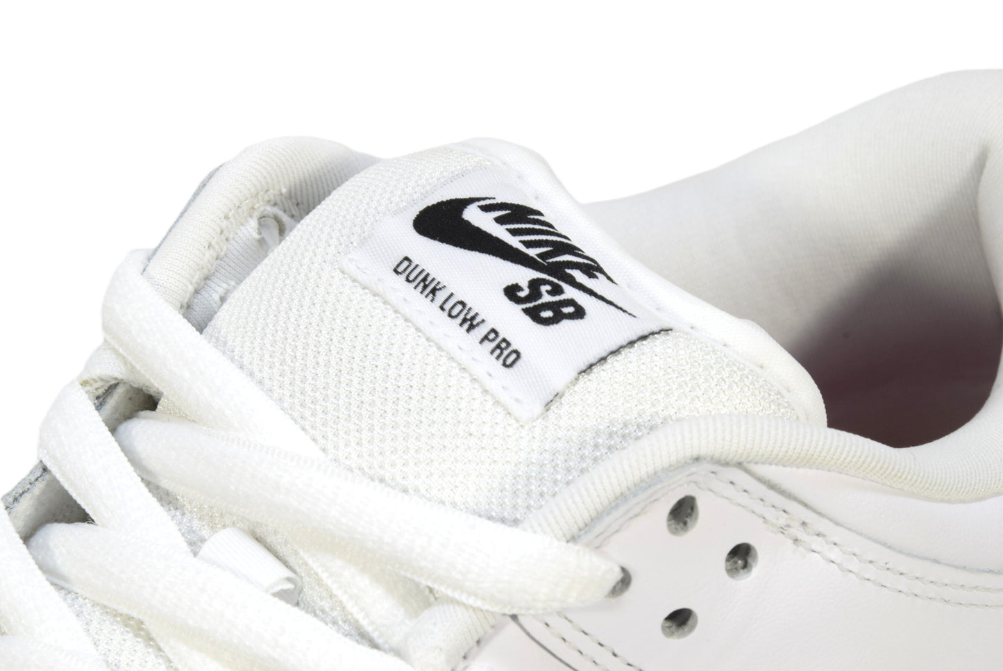 "SUPREME JEWEL RED" SB DUNK LOW PRO OG QS