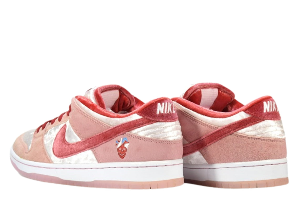 "STRANGE LOVE"SB DUNK LOW PRO QS