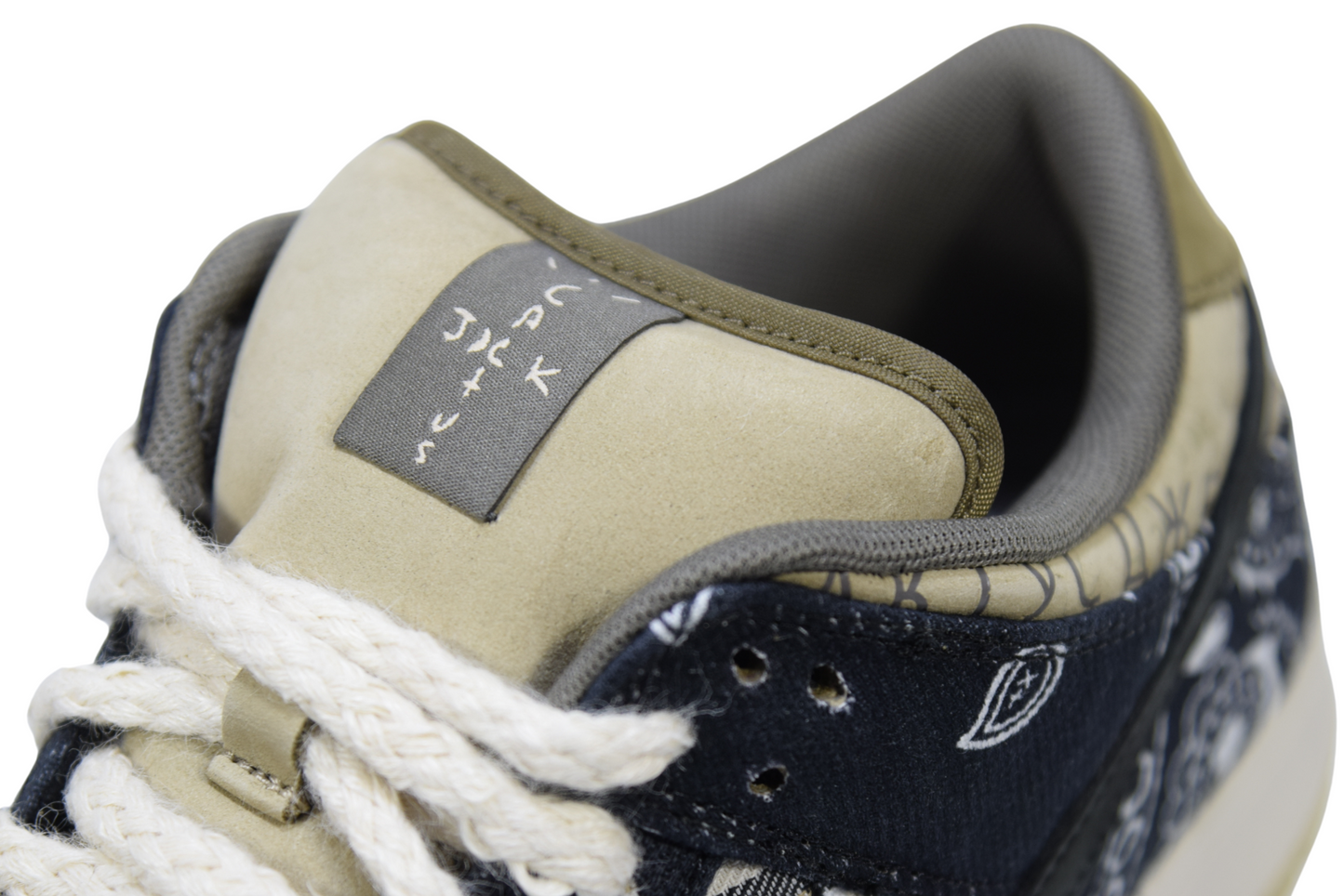 "SUPREME JEWEL RED" SB DUNK LOW PRO OG QS