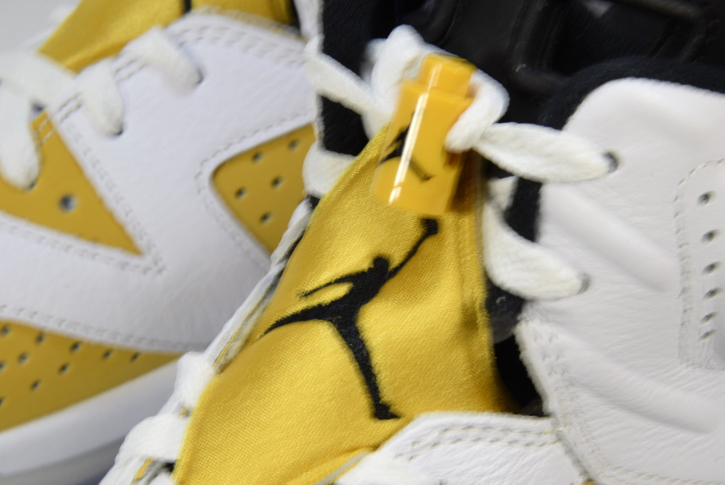 "YELLOW OCHRE"AIR JORDAN 6 RETRO