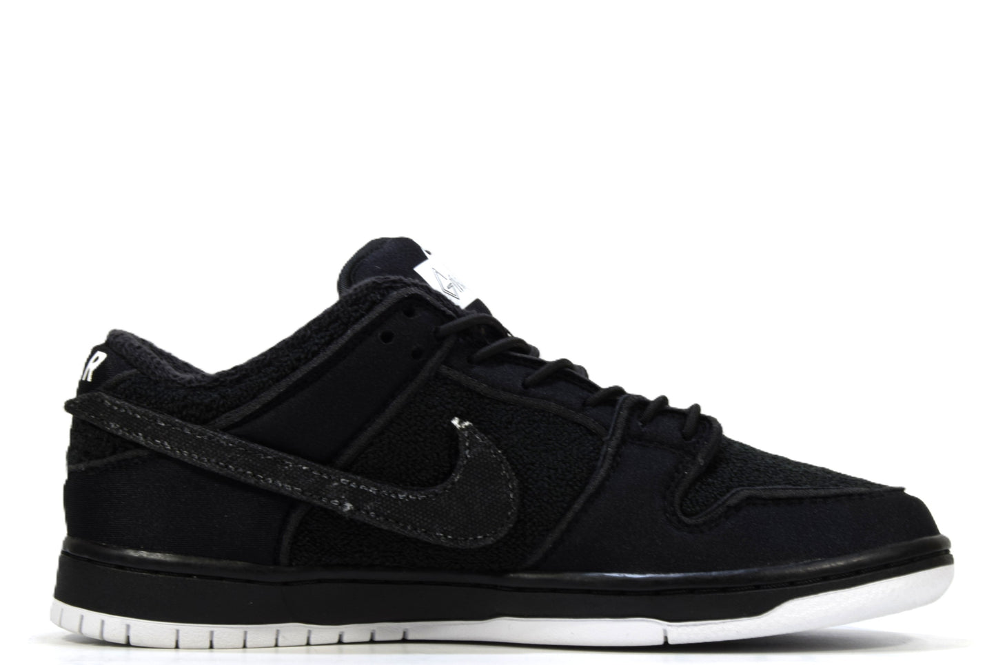 "GNARHUNTERS"SB DUNK LOW PRO QS
