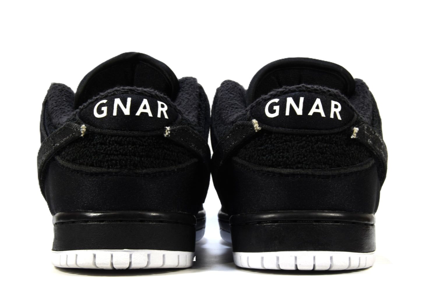 "GNARHUNTERS"SB DUNK LOW PRO QS