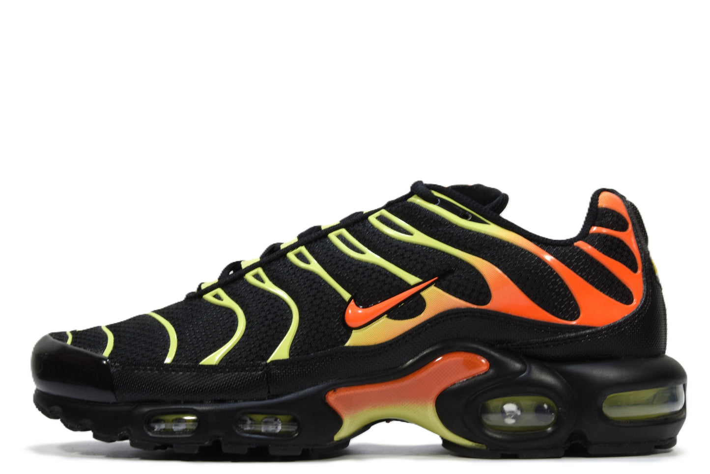 "BLACK HYPER CRIMSON"AIR MAX PLUS