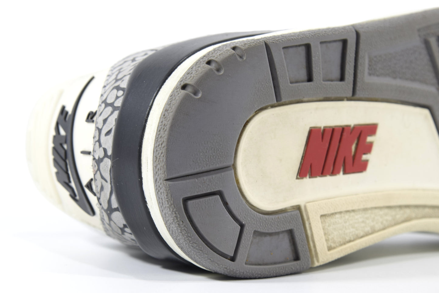 "WHITE CEMENT REINAGINED"AIR JORDAN 3 RETRO