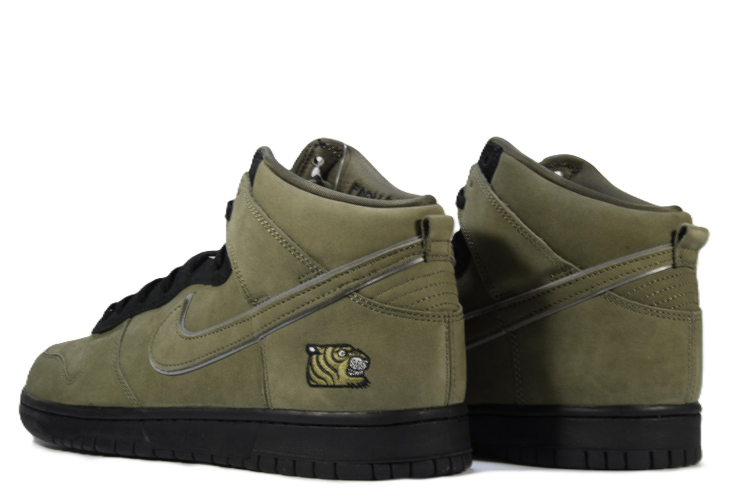 "CLASSIC GREEN" SB DUNK LOW PRO