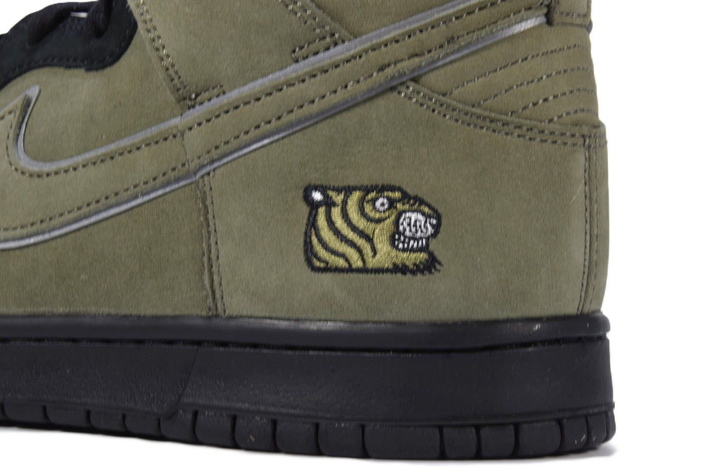 "CLASSIC GREEN" SB DUNK LOW PRO