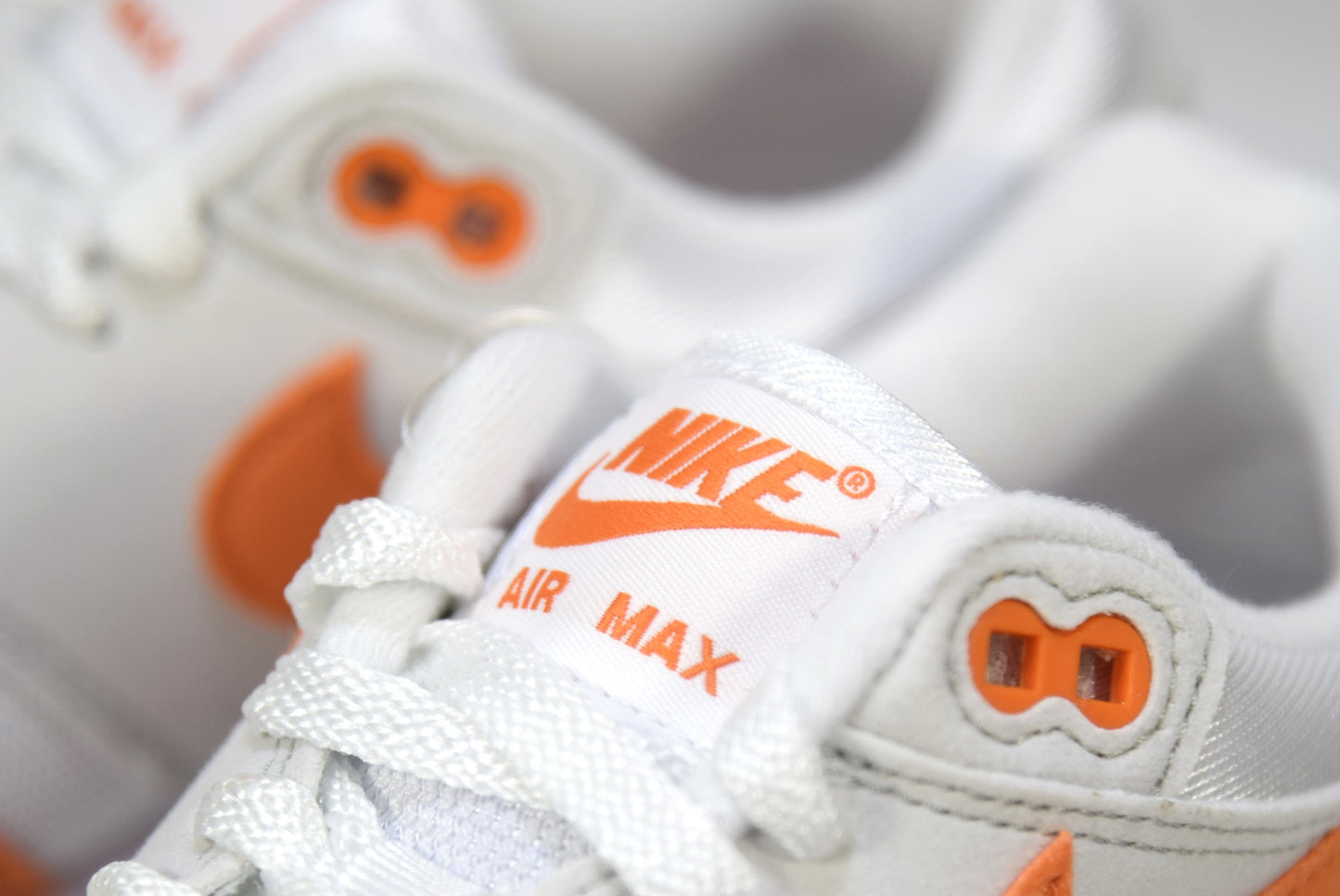 "SAFETY ORANGE"W AIR MAX 1