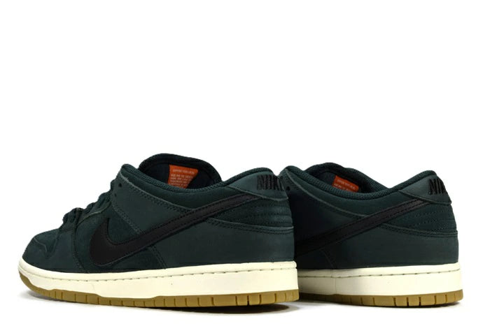 "DEEP FIR"SB DUNK LOW PRO