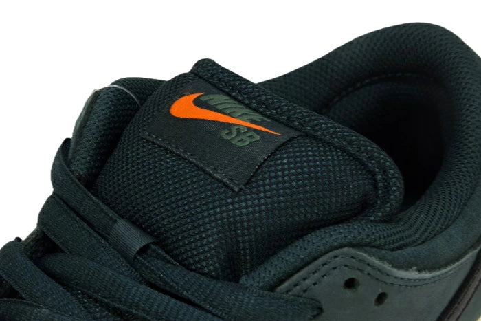 "DEEP FIR"SB DUNK LOW PRO
