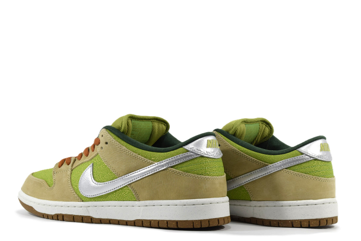 "ESCARGOT"SB DUNK LOW PRO WC