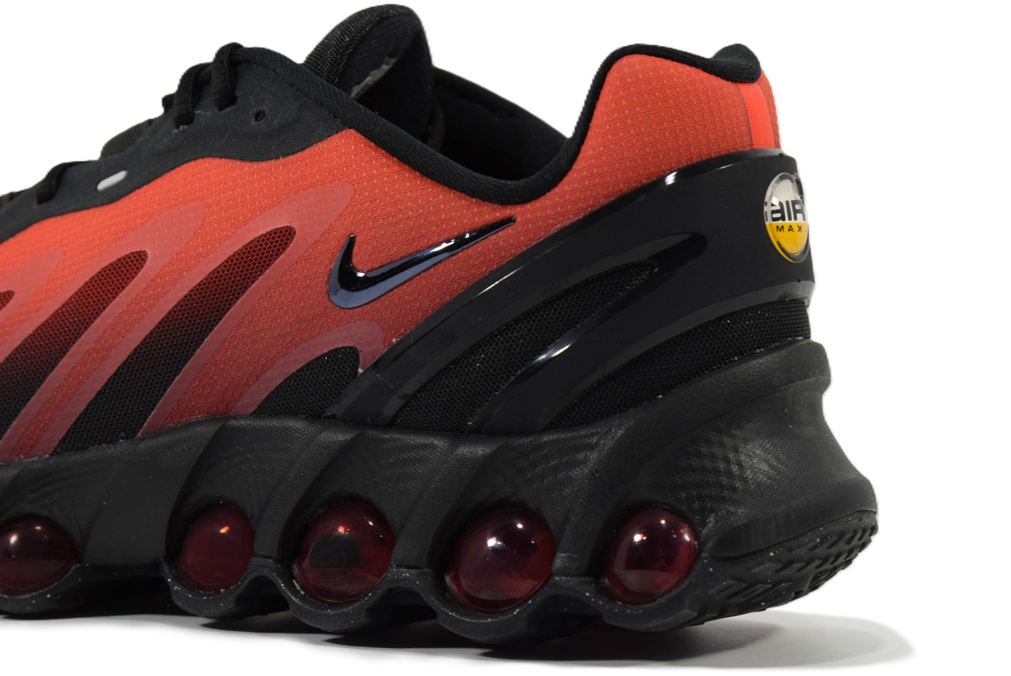 "GYM RED"AIR MAX DN8