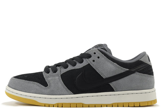 "SUPREME JEWEL RED" SB DUNK LOW PRO OG QS