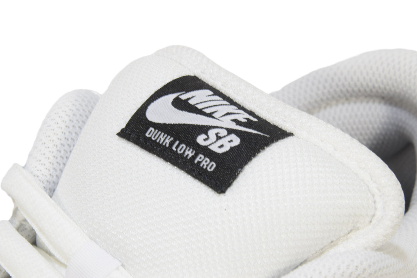 "WHITE BLACK"SB DUNK LOW PRO